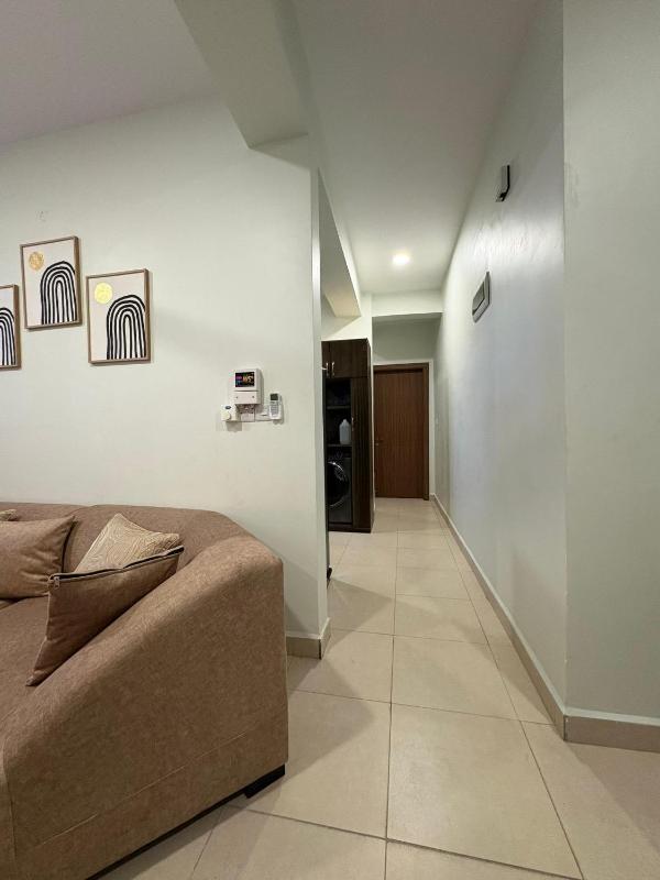 Spacious 2 bedroom Apartment - image 12