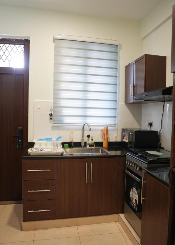 Spacious 2 bedroom Apartment - image 7