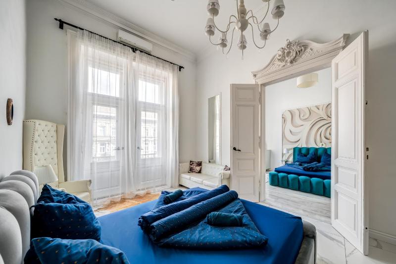 Eye of Budapest Luxury Apartment - image 4