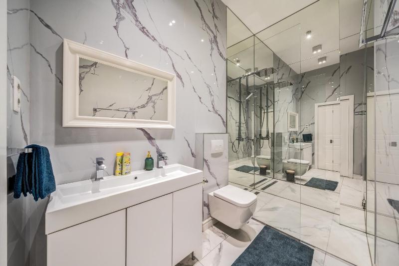 Eye of Budapest Luxury Apartment - image 3