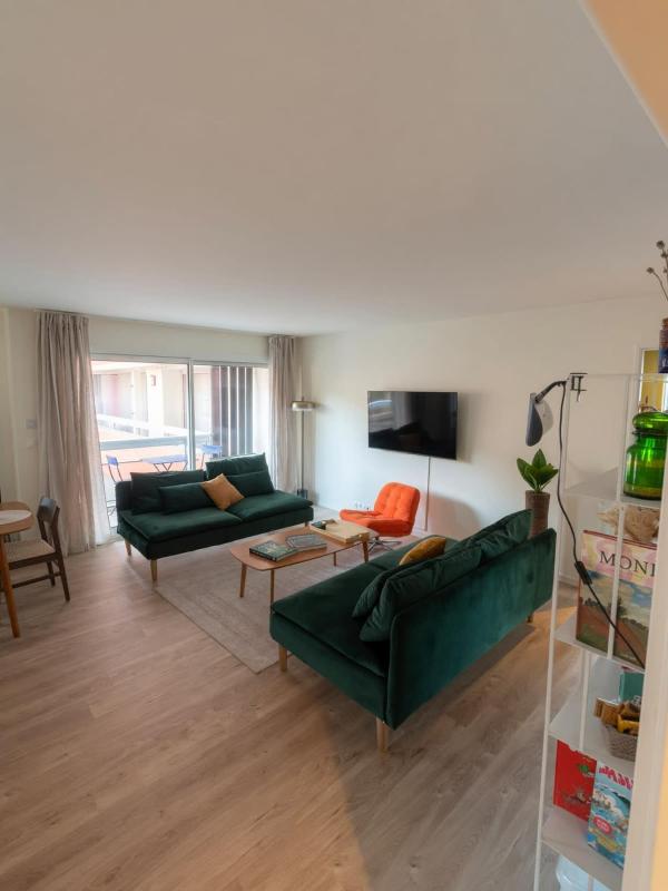 Architect renovated apt parking & 2 balconies - image 6