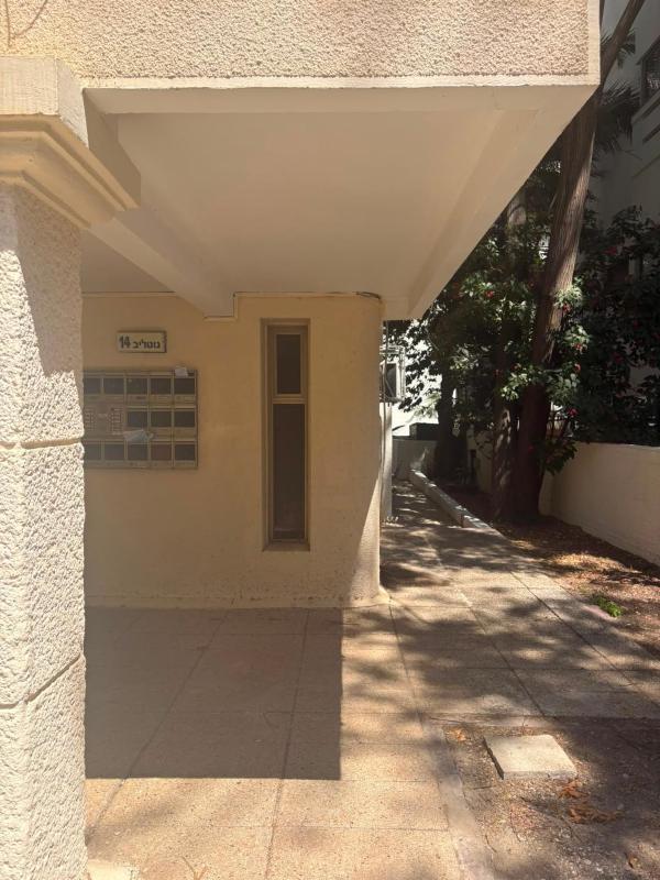 Gottlib 14 - By Beach Apartments TLV - image 12