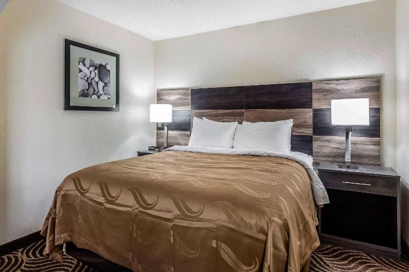 Queen Suite with Sofa Bed image 2