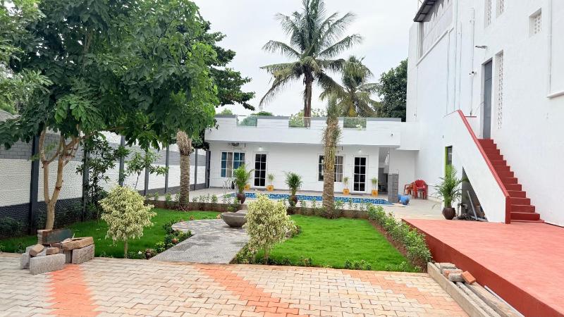 L7 Luxury Villa - image 15