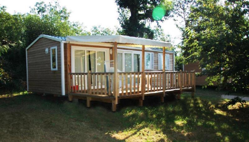 Deluxe Three-Bedroom Bungalow ( 6 Adults) image 1