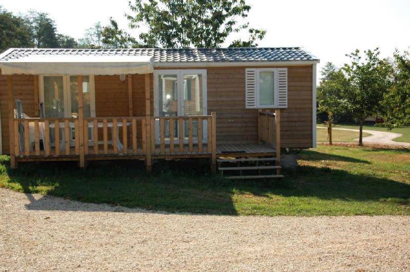 Deluxe Two-Bedroom Bungalow (4 Adults) image 4