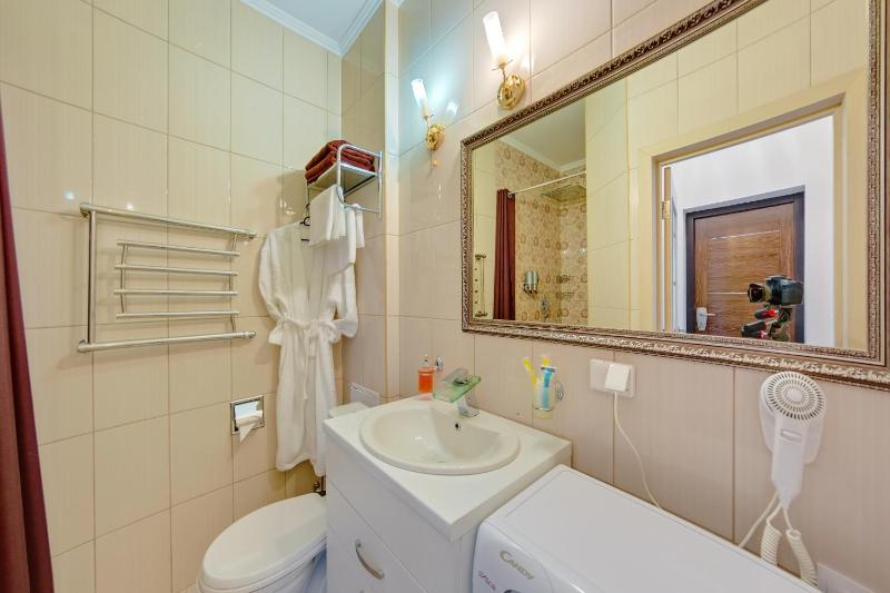 Studio Apartment image 2