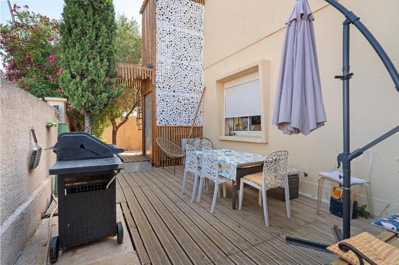 Appartement terrasse proche plage - image 14