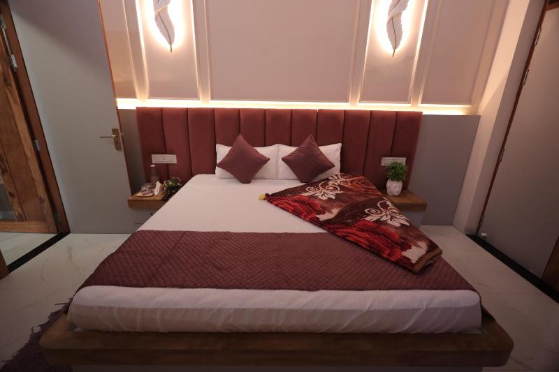 The Velorique Jaipur For Couples and Families - image 2
