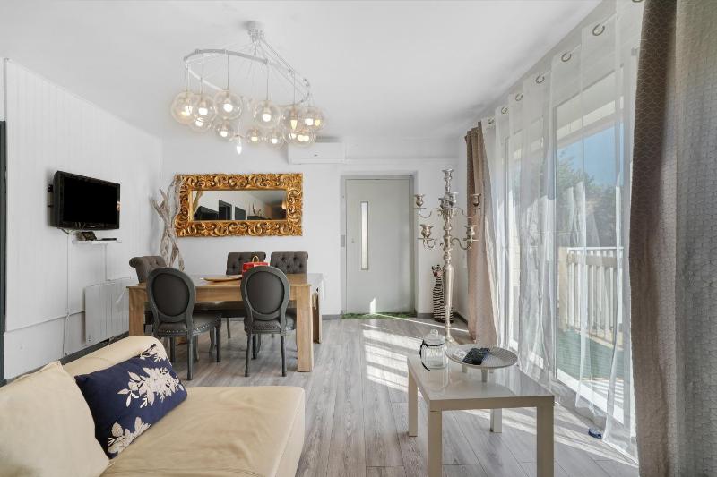 Appartement terrasse proche plage - image 19