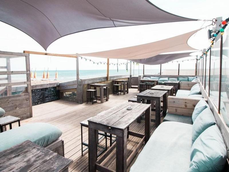 T2 à 200m de la plage avec balcon avec WIFI - image 14