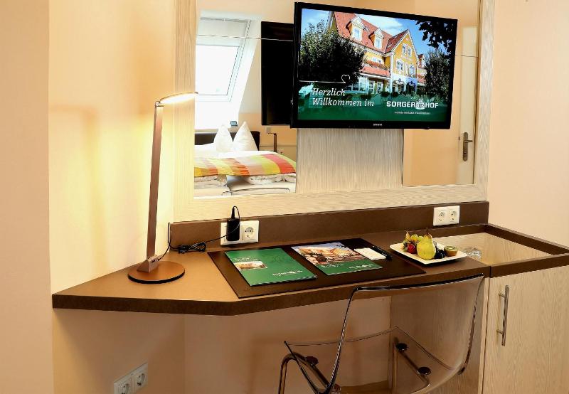 Double or Twin Room image 4