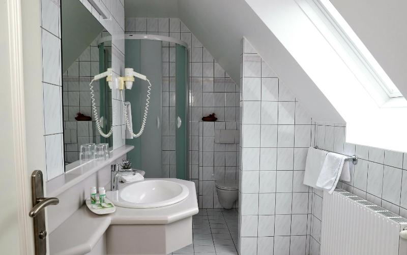 Double or Twin Room image 2