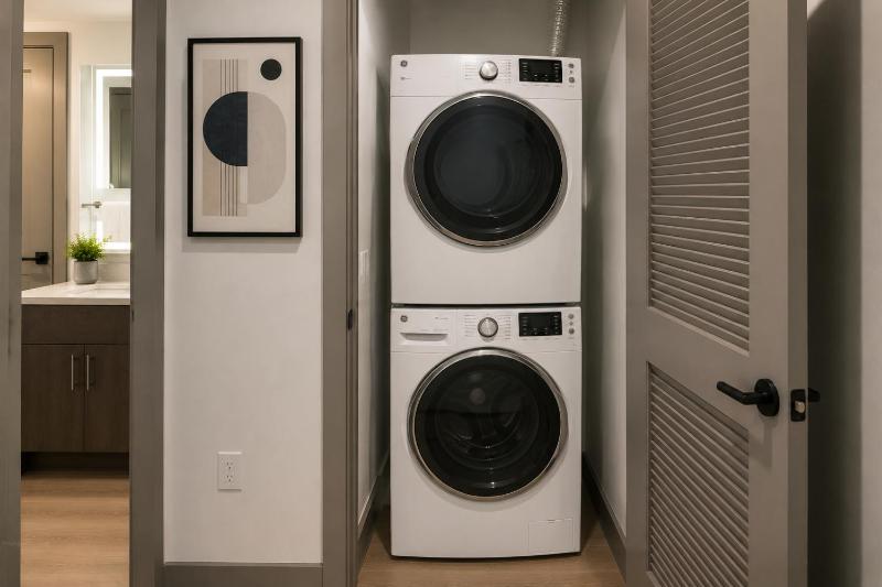 Seattle Ferris Wheel Waterfront Stay 1bd 1Bath - image 14