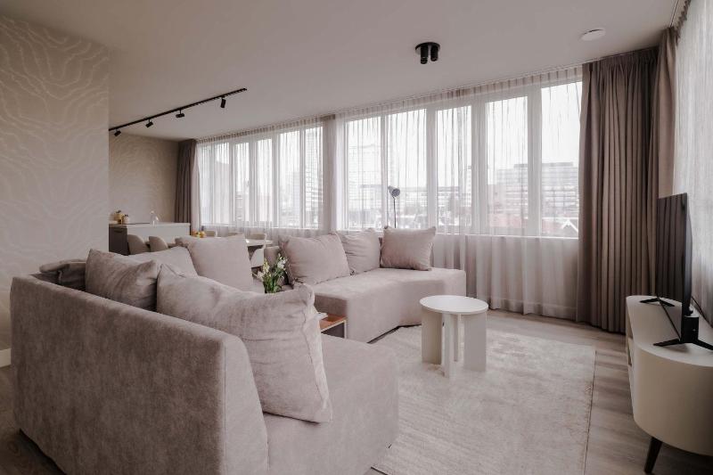 1BR Penthouse in Rotterdam City Centre - image 1