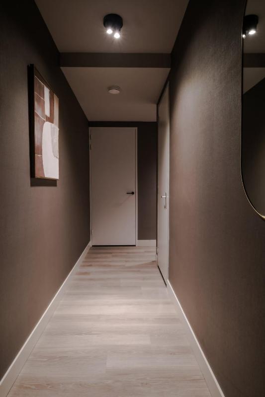 1BR Penthouse in Rotterdam City Centre - image 6