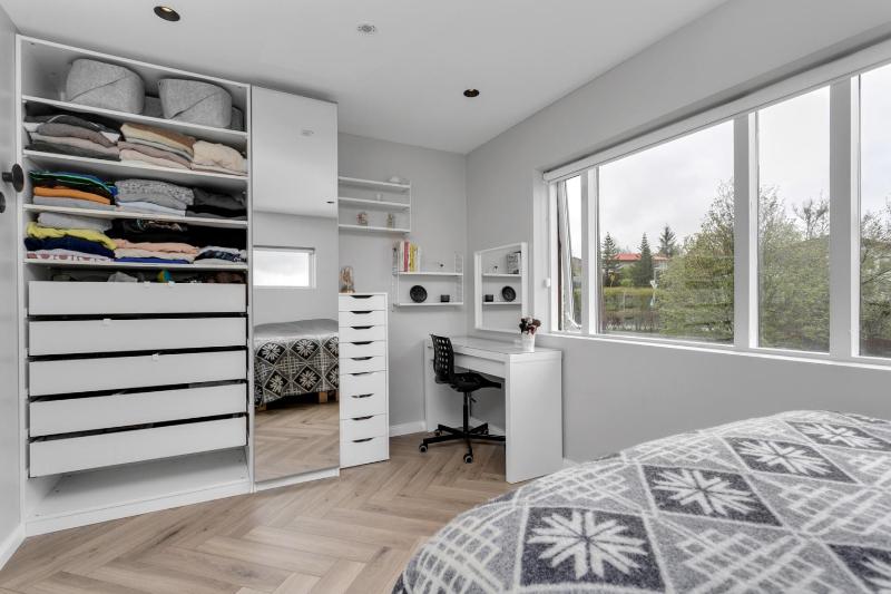 A modern and stylish furnished house in Reykjavík - image 5