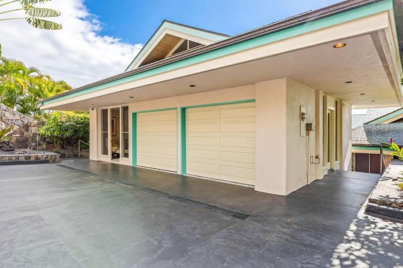 Waterfall House - Hawaii - image 35