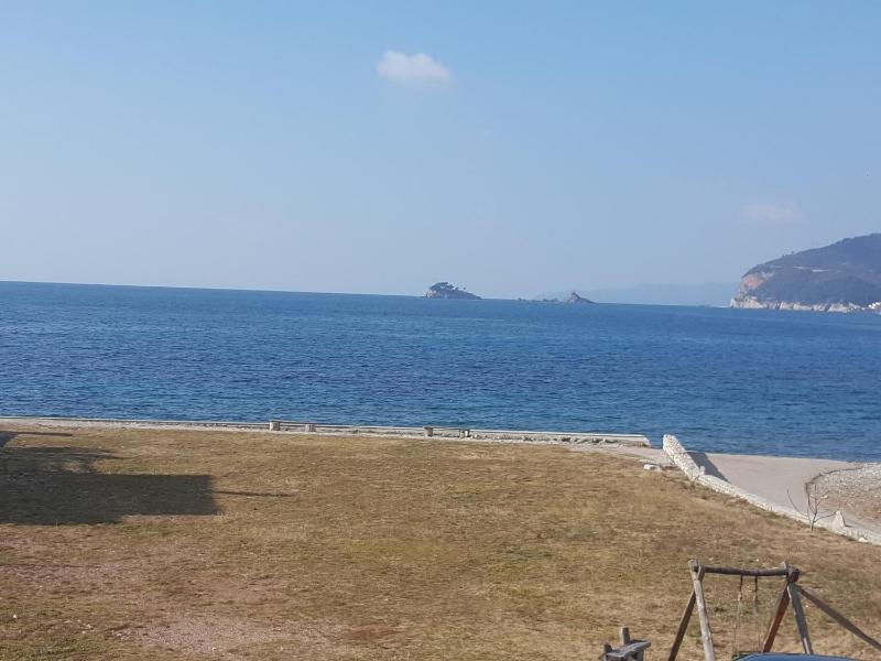 Studio Apartment with Sea View image 2