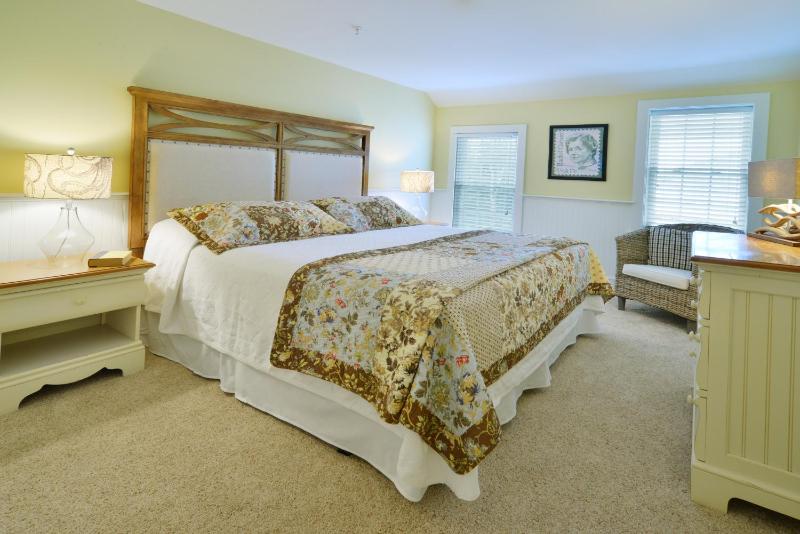 One-Bedroom Suite image 4