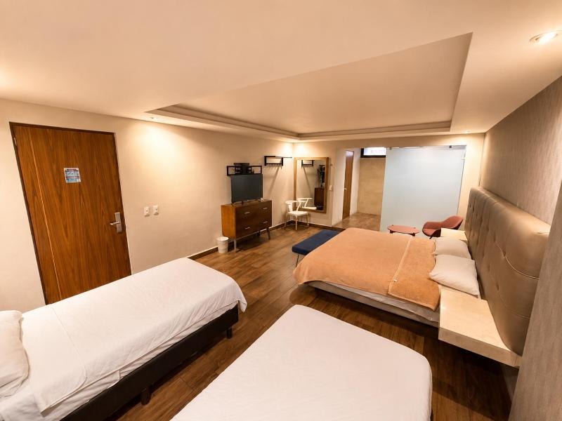 Hotel 202 - image 17