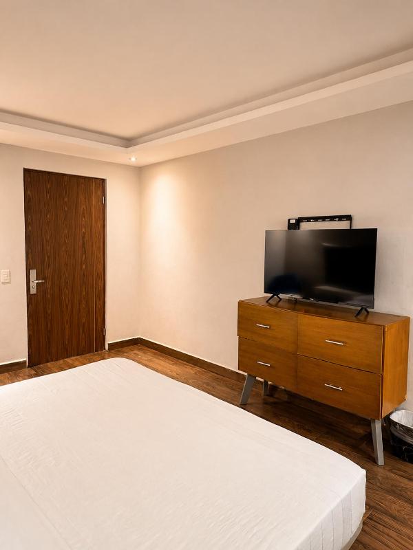 Hotel 202 - image 12