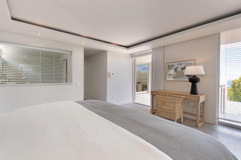 Camps Bay Grace - Family Villa Pool Ocean views - image 9
