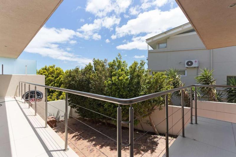 Camps Bay Grace - Family Villa Pool Ocean views - image 6