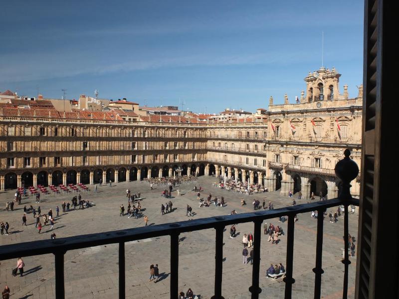 Triple Room with Plaza Mayor views image 4