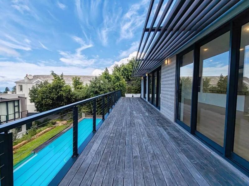 Luxurious Coastal Masterpiece House - image 12