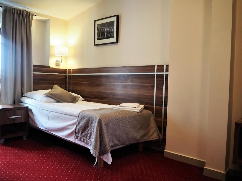 Classic Single Room with Shower image 2