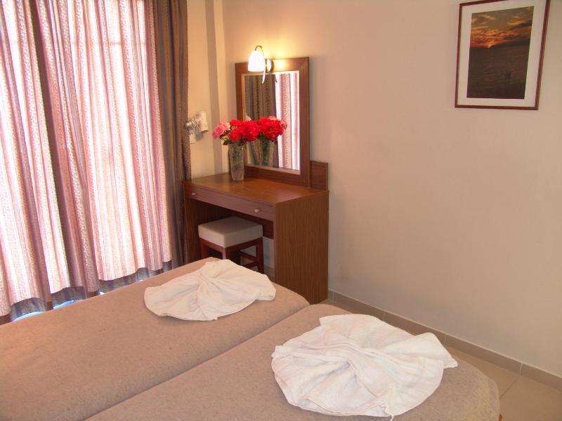 Double or Twin Room with Sea View image 1