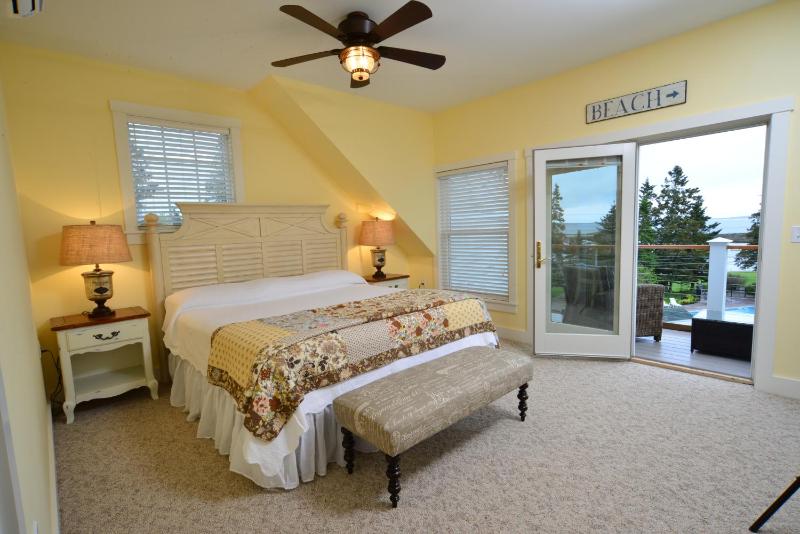 Junior Suite with Ocean View image 2
