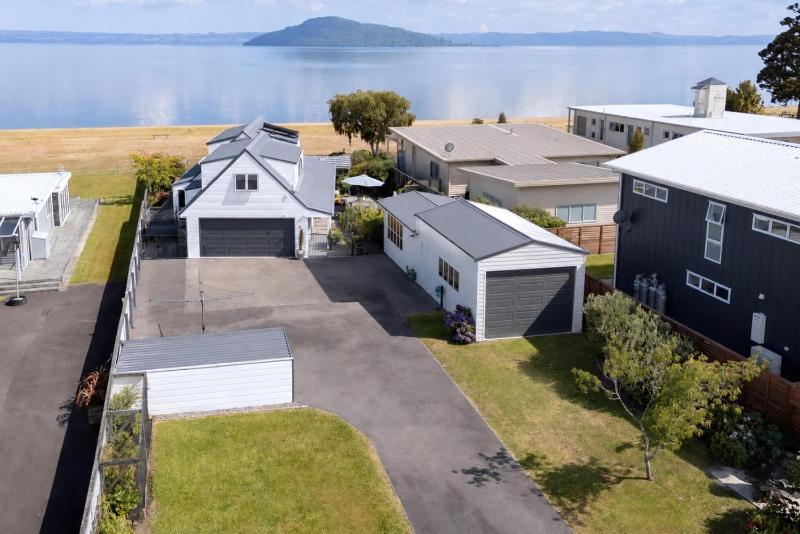 Willow Lakehouse Rotorua - image 1