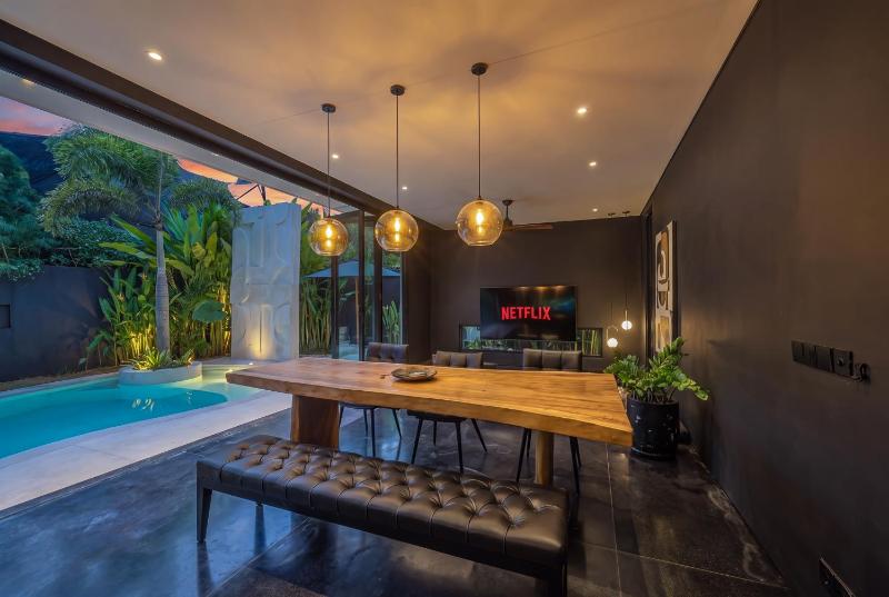 Bold x Gold - Unreal 3BR Uluwatu Villa - image 13