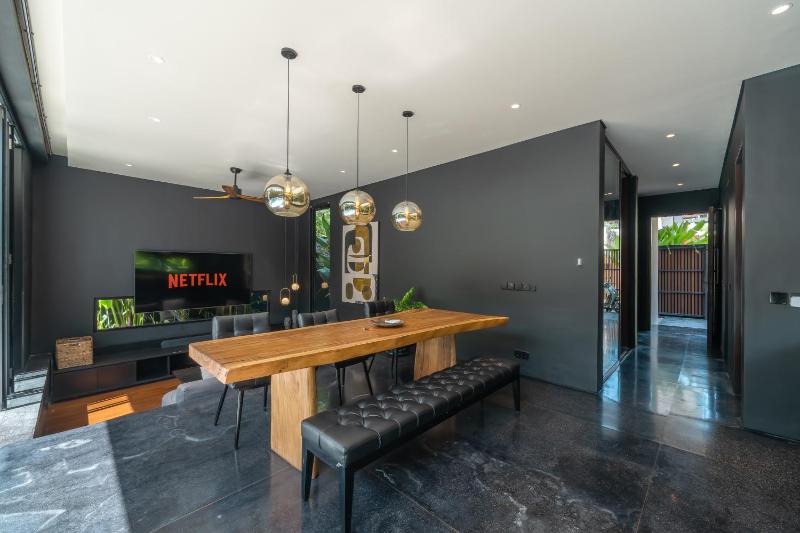 Bold x Gold - Unreal 3BR Uluwatu Villa - image 11