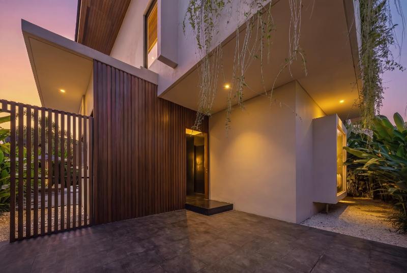 Bold x Gold - Unreal 3BR Uluwatu Villa - image 16