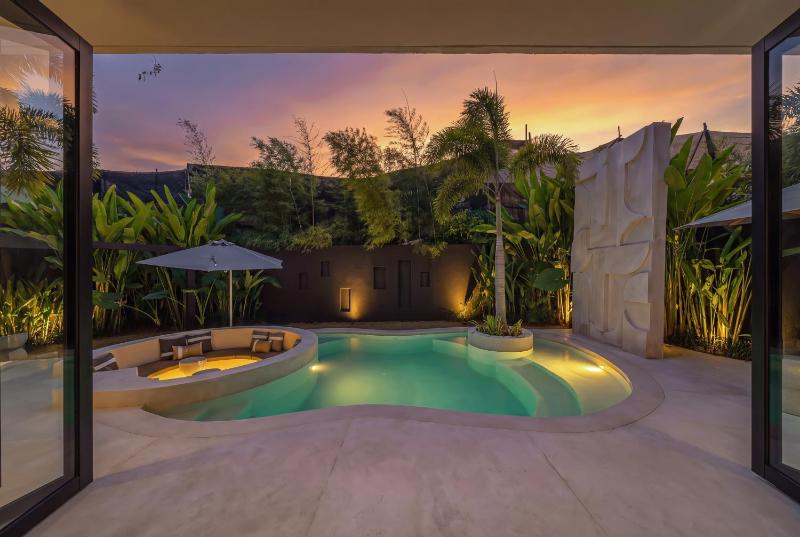 Bold x Gold - Unreal 3BR Uluwatu Villa - image 15