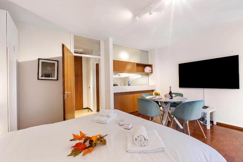 La Perla Sul Lago - Studio with Balcony View - Happy Rentals - image 13