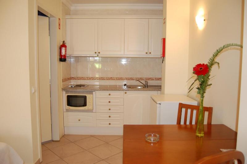 Studio (2 Adults) image 3