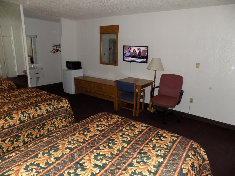 Double Room with Two Double Beds image 4