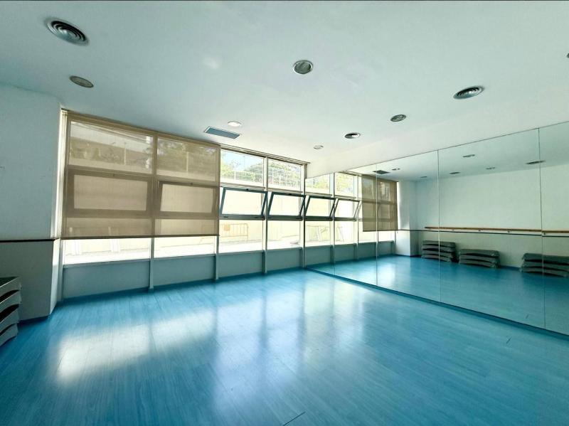 Stylish Benidorm apartment pools sauna terrace - image 21