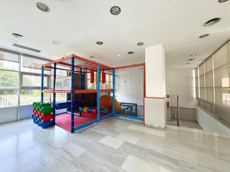 Stylish Benidorm apartment pools sauna terrace - image 9