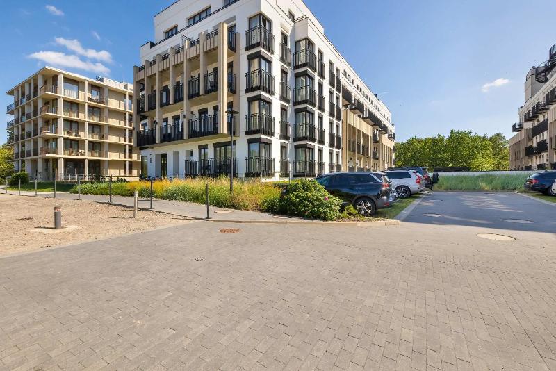Stylowy Apartament z Balkonem Przy Promenadzie by Noclegi Renters - image 11