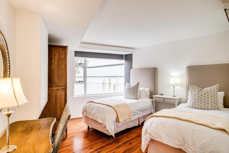 Silvertree - image 4