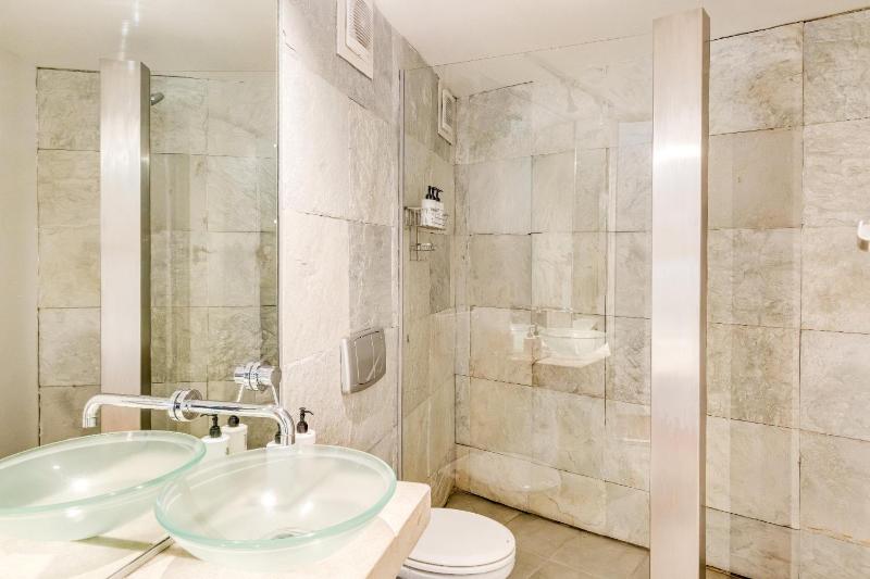 Silvertree - image 11