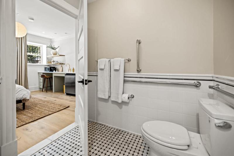 Suite 1A at Maison Dupont a Dupont Circle Inn - image 15