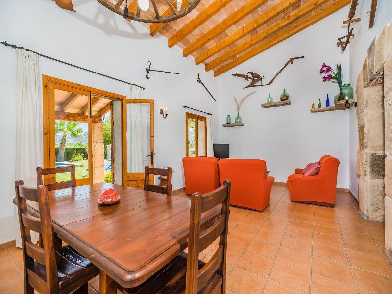 Rustic Majorcan Country House with Pool - image 16