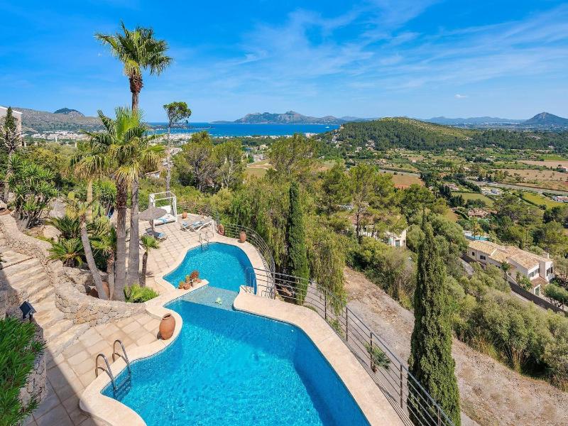 5-Bed Villa Two Pools Puerto Pollença - image 8