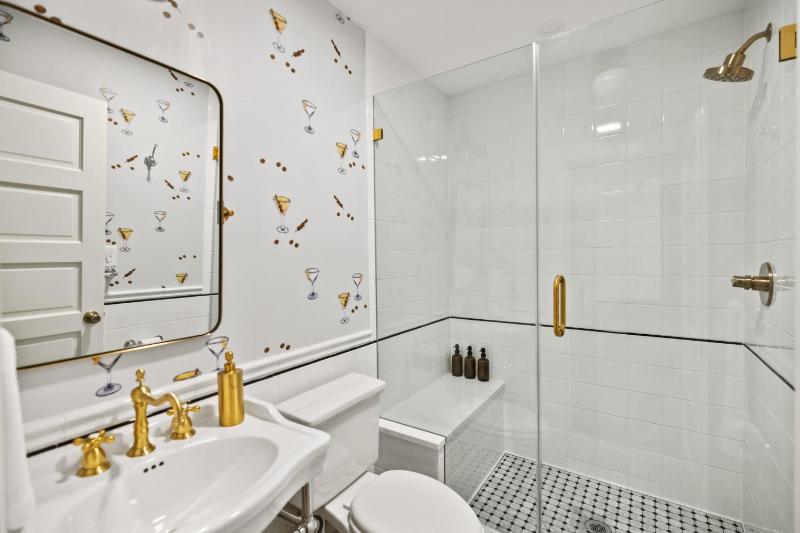 Suite 5A at Maison Dupont a Dupont Circle Inn - image 9
